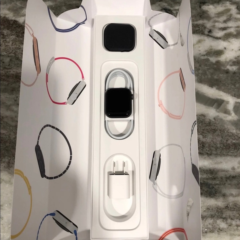 ** SOLD ** Apple Watch Series 4